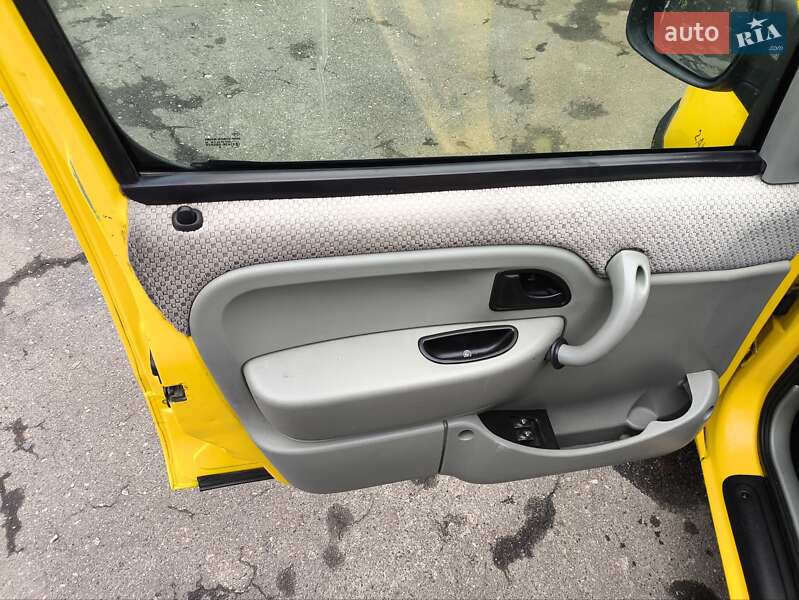 Минивэн Renault Kangoo 2003 в Умани