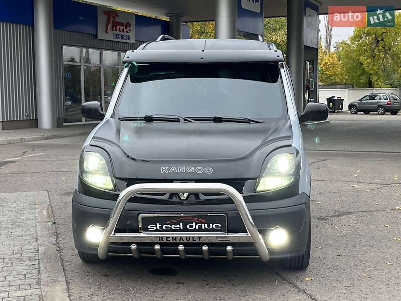 Минивэн Renault Kangoo 2003 в 