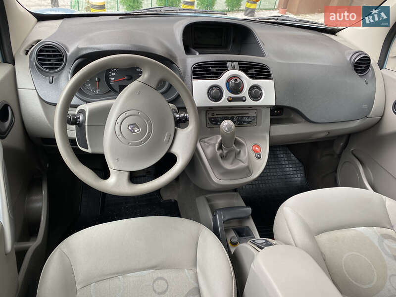 Минивэн Renault Kangoo 2010 в Ивано-Франковске