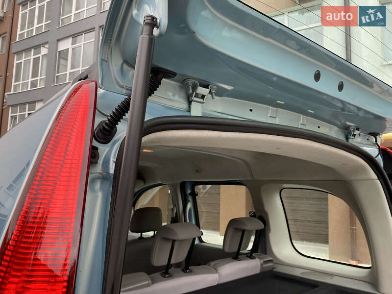 Минивэн Renault Kangoo 2010 в Ивано-Франковске