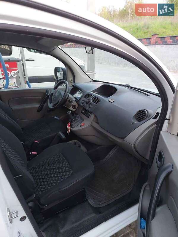 Мінівен Renault Kangoo 2010 в Рівному фото 7 Мінівен Renault Kangoo 2010 в Рівному