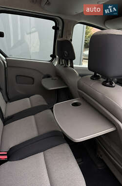 Минивэн Renault Kangoo 2010 в 