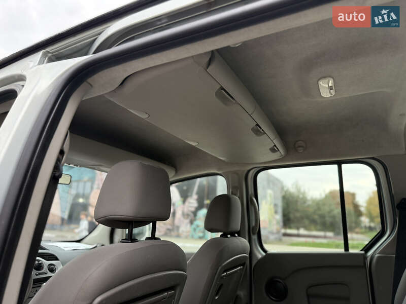 Мінівен Renault Kangoo 2009 в Луцьку