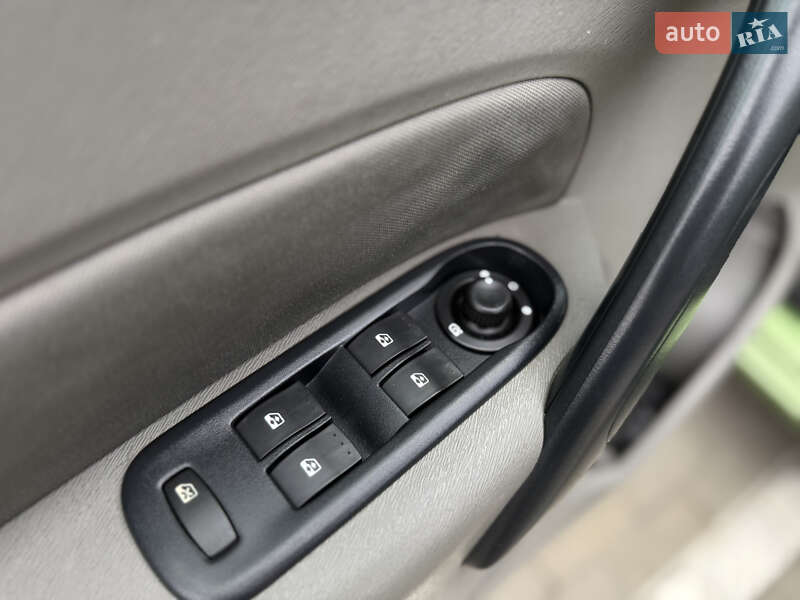 Мінівен Renault Kangoo 2009 в Луцьку