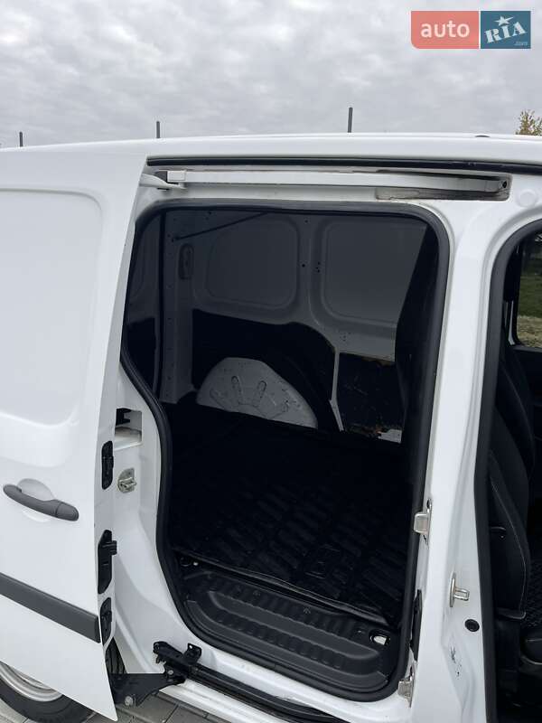 Вантажний фургон Renault Kangoo 2015 в Бродах