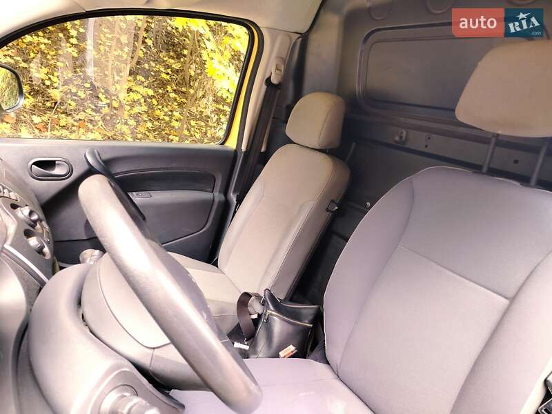 Вантажний фургон Renault Kangoo 2017 в Львові