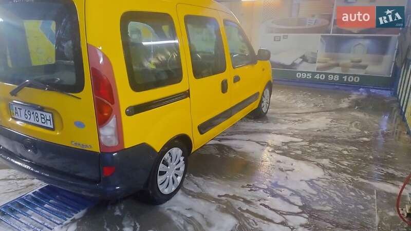 Минивэн Renault Kangoo 2001 в Долине