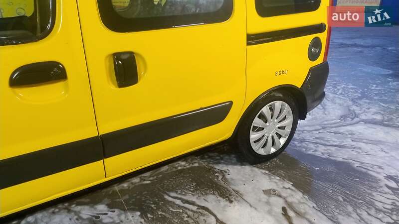 Минивэн Renault Kangoo 2001 в Долине
