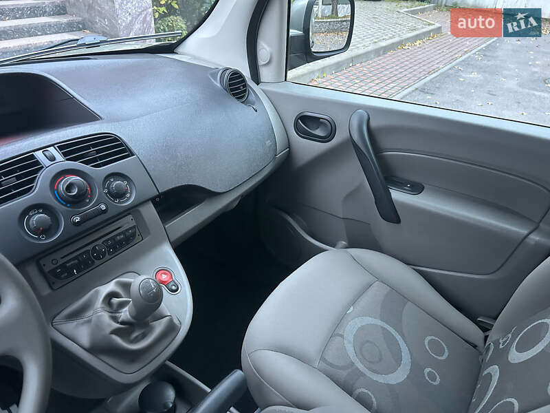 Минивэн Renault Kangoo 2011 в Виннице