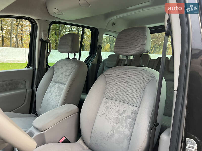 Минивэн Renault Kangoo 2009 в Луцке