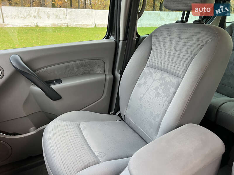 Минивэн Renault Kangoo 2009 в Луцке