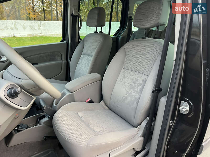 Минивэн Renault Kangoo 2009 в Луцке