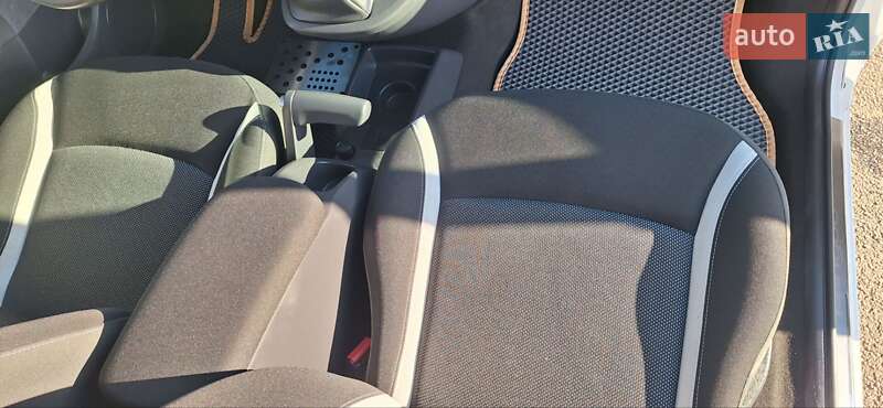 Мінівен Renault Kangoo 2014 в Новоархангельську фото 99 Мінівен Renault Kangoo 2014 в Новоархангельську