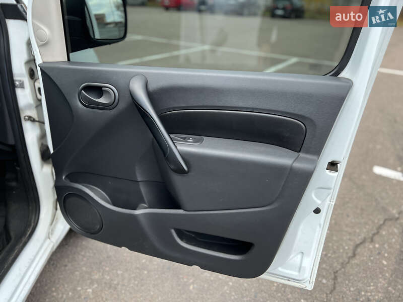 Минивэн Renault Kangoo 2011 в Ровно