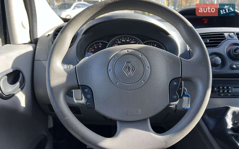 Вантажний фургон Renault Kangoo 2013 в Львові
