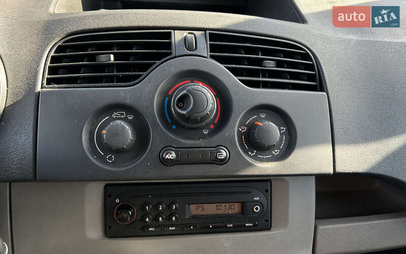 Вантажний фургон Renault Kangoo 2013 в Львові