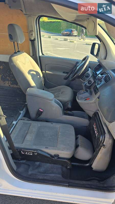 Вантажопасажирський фургон Renault Kangoo 2011 в Львові