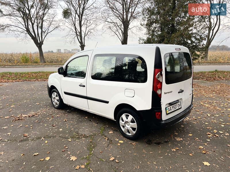 Минивэн Renault Kangoo 2011 в Владимире