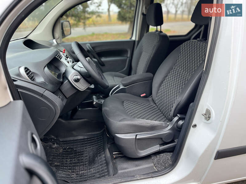 Минивэн Renault Kangoo 2011 в Владимире