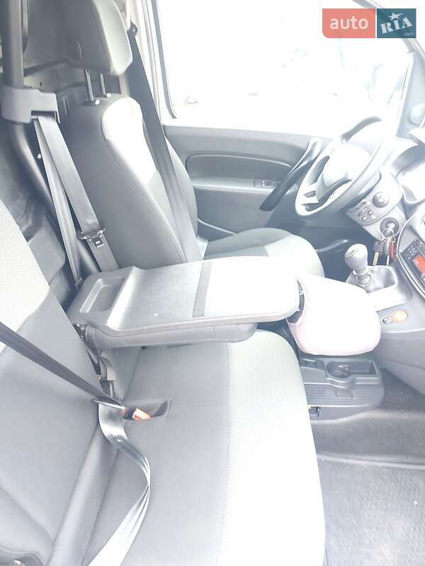 Грузовой фургон Renault Kangoo 2020 в Млинове фото 45 Грузовой фургон Renault Kangoo 2020 в Млинове