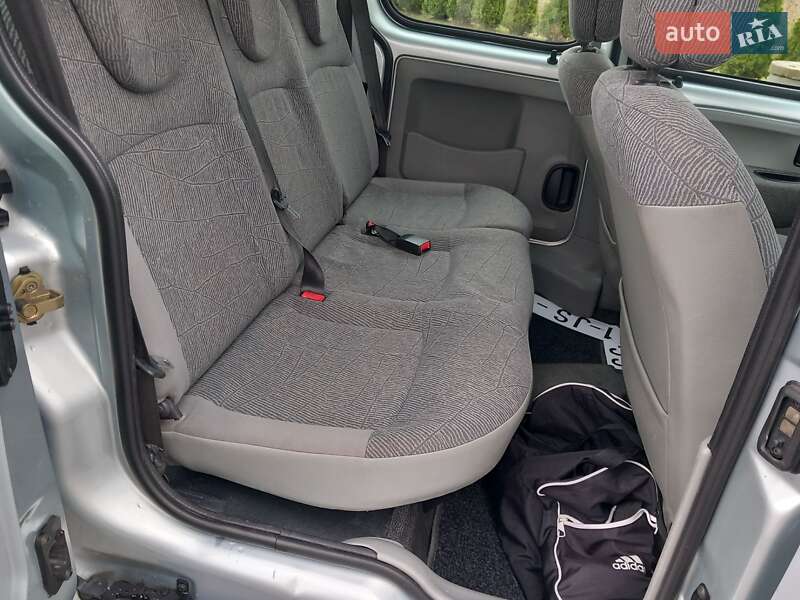 Минивэн Renault Kangoo 2002 в Городке фото 21 Минивэн Renault Kangoo 2002 в Городке