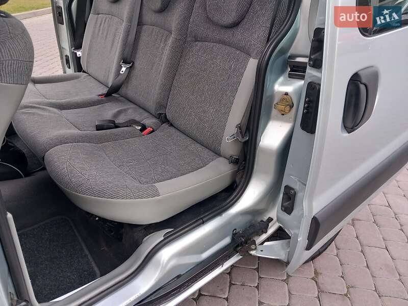Минивэн Renault Kangoo 2002 в Городке фото 31 Минивэн Renault Kangoo 2002 в Городке