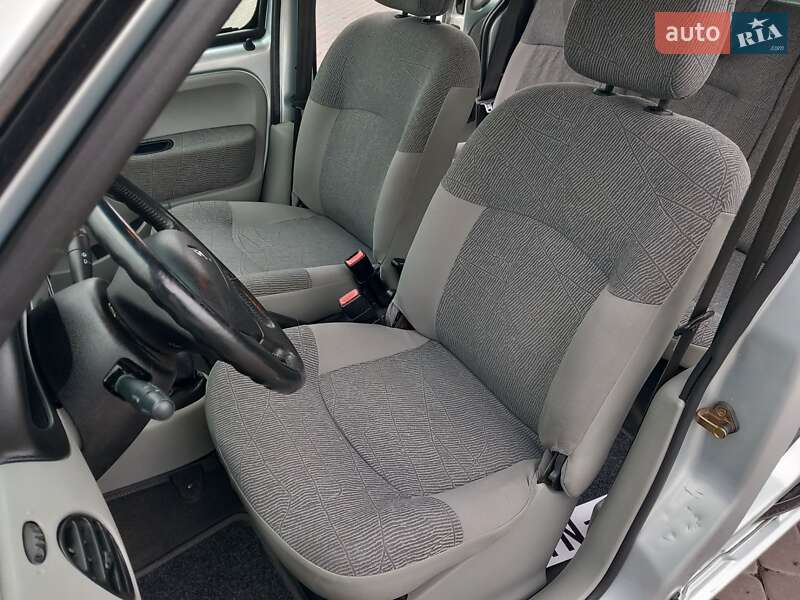 Минивэн Renault Kangoo 2002 в Городке фото 36 Минивэн Renault Kangoo 2002 в Городке