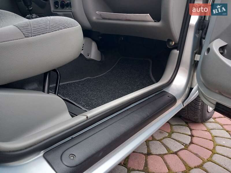 Минивэн Renault Kangoo 2002 в Городке фото 275 Минивэн Renault Kangoo 2002 в Городке