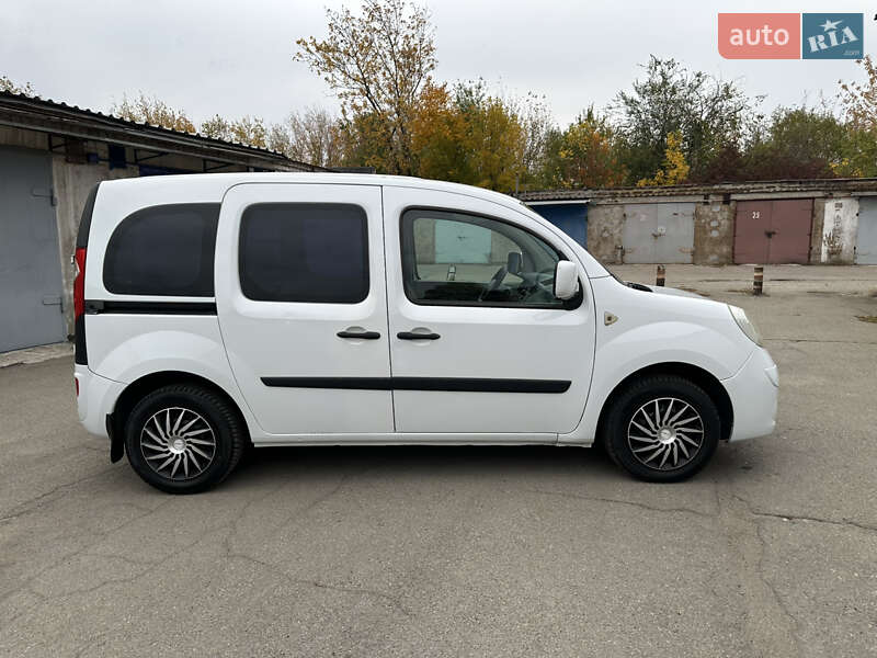 Мінівен Renault Kangoo 2010 в Жовтих Водах фото 3 Мінівен Renault Kangoo 2010 в Жовтих Водах