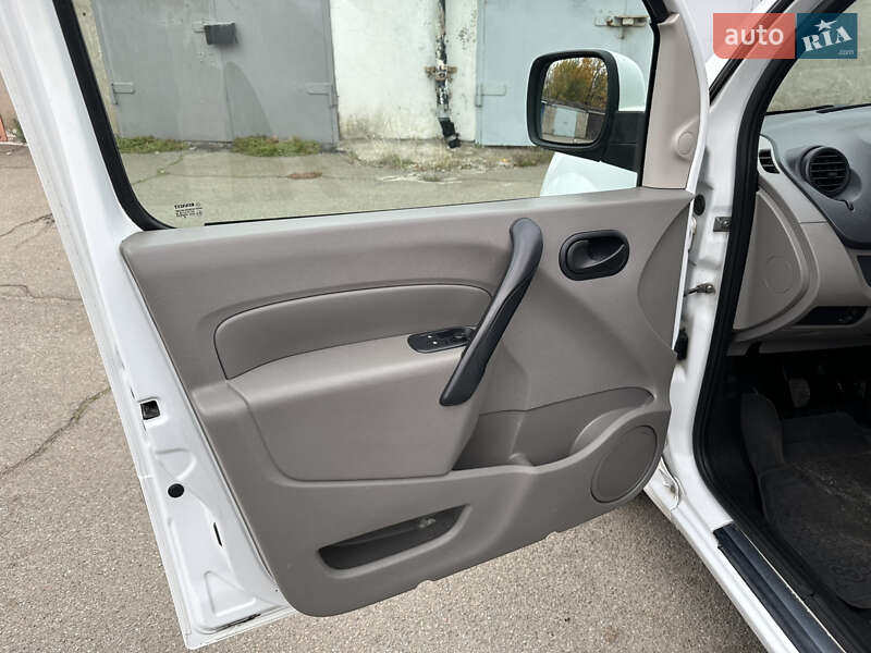 Мінівен Renault Kangoo 2010 в Жовтих Водах фото 13 Мінівен Renault Kangoo 2010 в Жовтих Водах