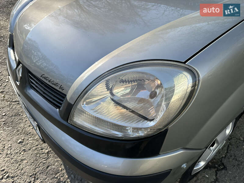 Мінівен Renault Kangoo 2004 в Чернівцях