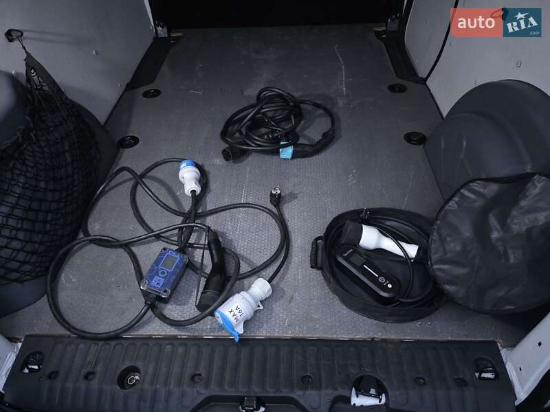 Грузовой фургон Renault Kangoo 2018 в Киеве фото 4 Грузовой фургон Renault Kangoo 2018 в Киеве