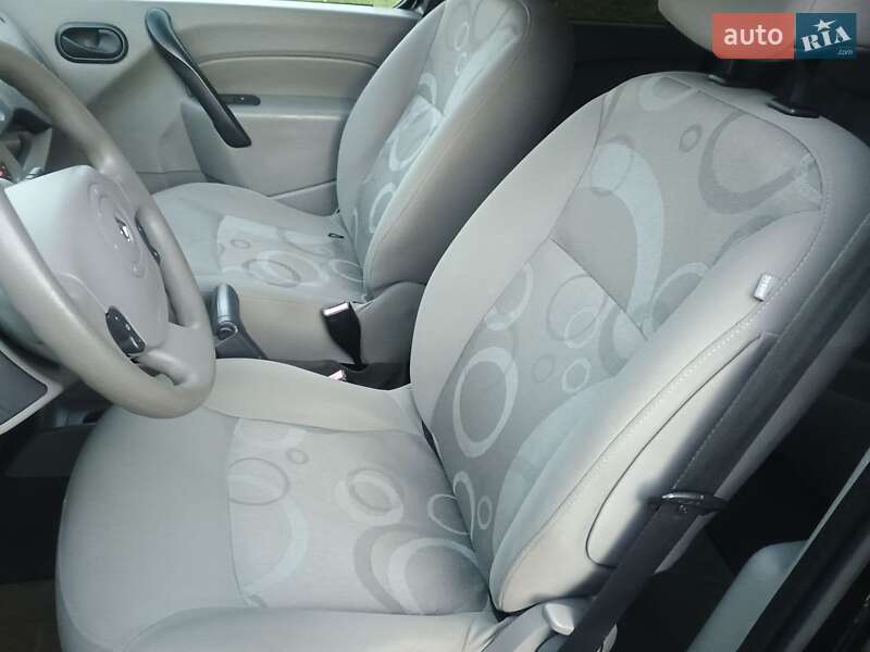 Минивэн Renault Kangoo 2010 в Виннице