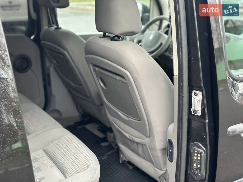 Минивэн Renault Kangoo 2009 в Луцке