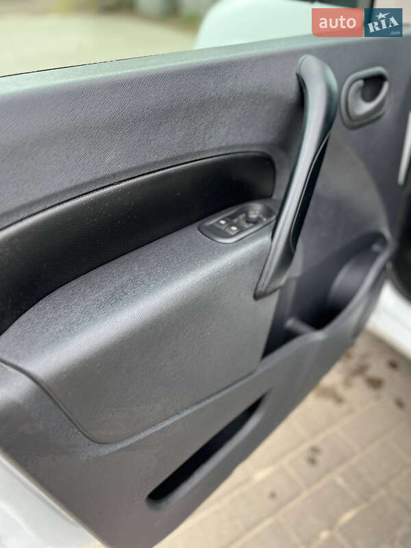 Грузовой фургон Renault Kangoo 2012 в Радивилове