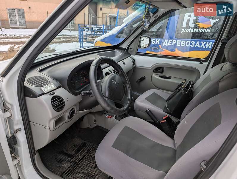 Вантажопасажирський фургон Renault Kangoo 2004 в Львові