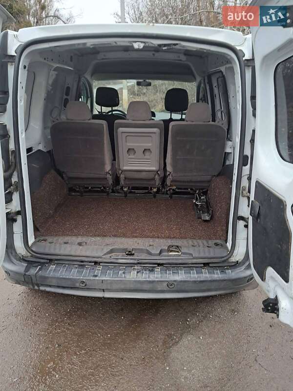 Грузовой фургон Renault Kangoo 2012 в Полтаве