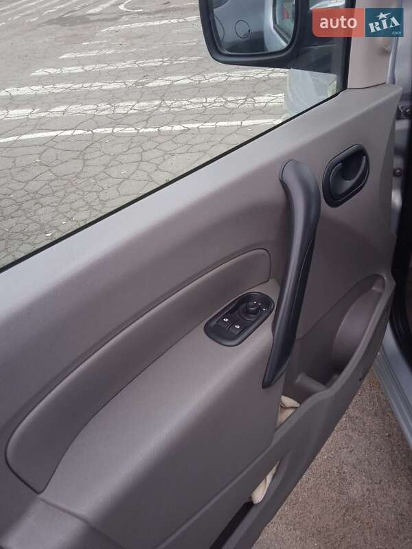 Минивэн Renault Kangoo 2010 в Ровно