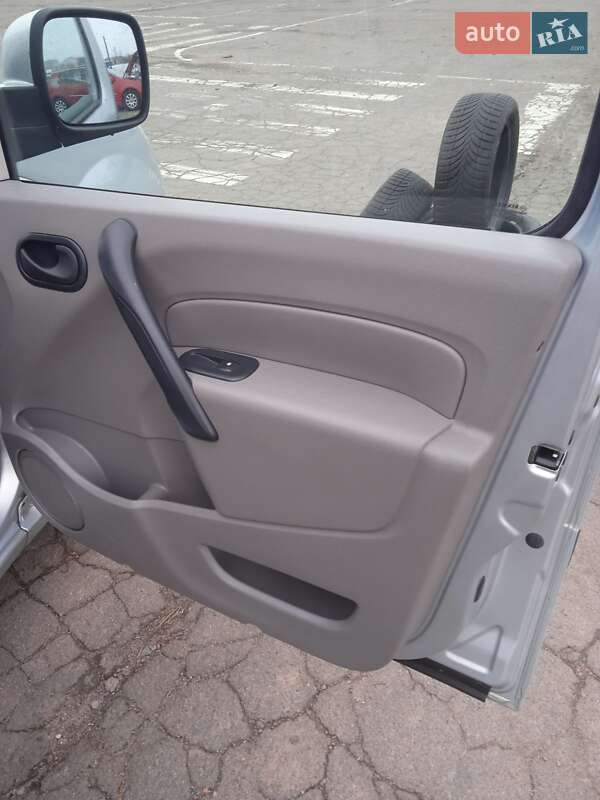 Минивэн Renault Kangoo 2010 в Ровно