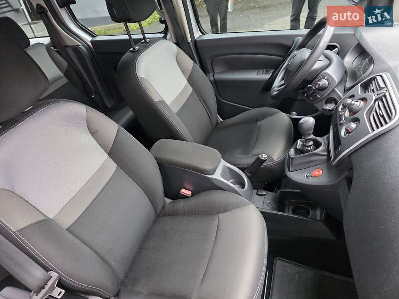 Мінівен Renault Kangoo 2017 в Тернополі