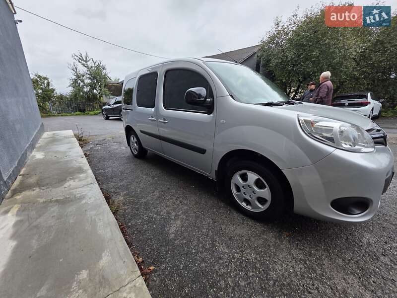 Мінівен Renault Kangoo 2017 в Тернополі