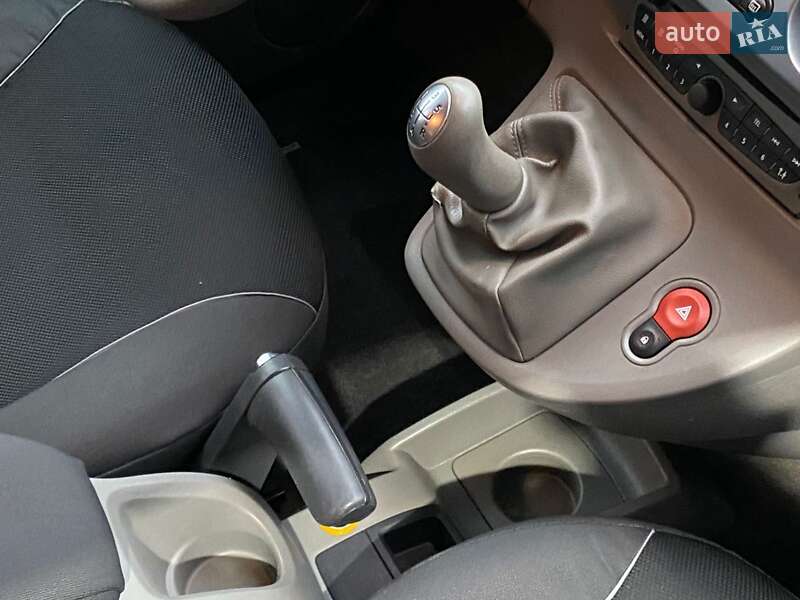 Минивэн Renault Kangoo 2010 в Ивано-Франковске фото 22 Минивэн Renault Kangoo 2010 в Ивано-Франковске