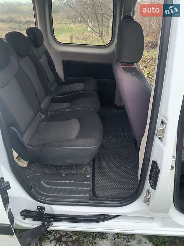 Мінівен Renault Kangoo 2009 в Сумах