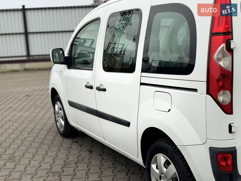 Минивэн Renault Kangoo 2010 в Луцке