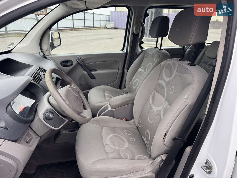 Минивэн Renault Kangoo 2010 в Луцке