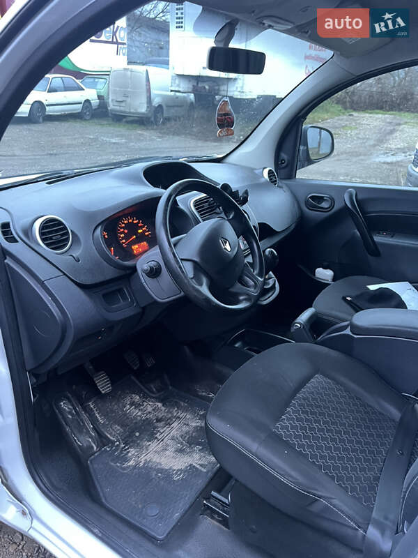 Мінівен Renault Kangoo 2013 в Чернівцях