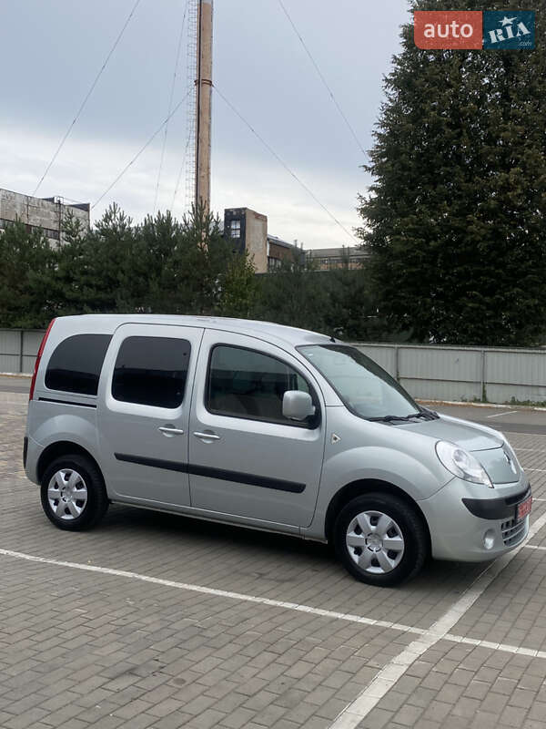 Минивэн Renault Kangoo 2010 в Киверцах