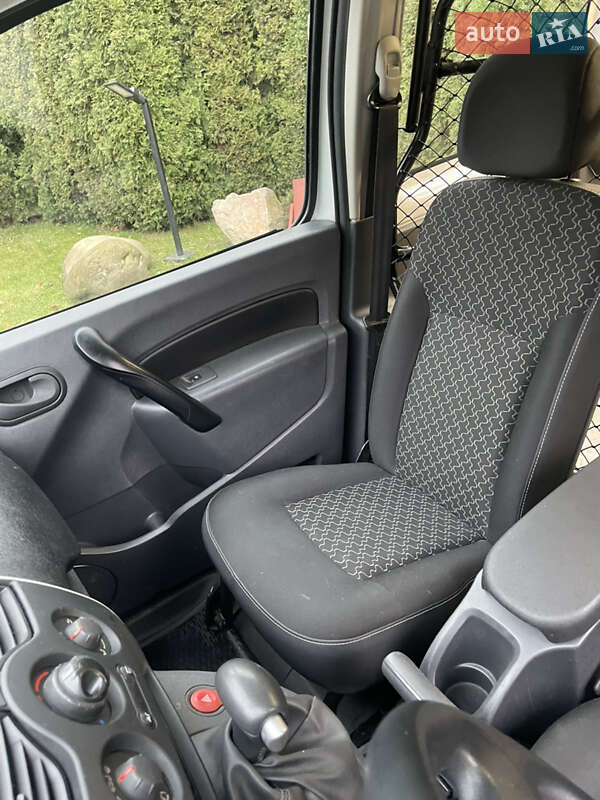 Грузопассажирский фургон Renault Kangoo 2014 в Луцке фото 11 Грузопассажирский фургон Renault Kangoo 2014 в Луцке