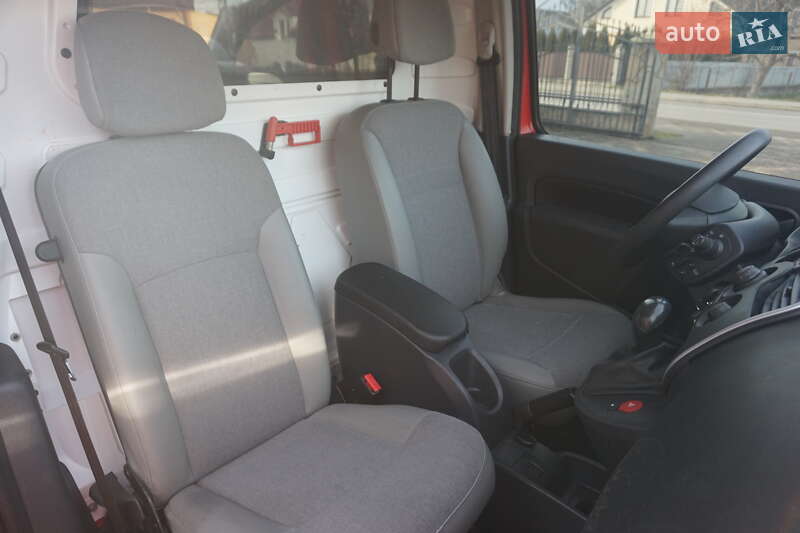 Минивэн Renault Kangoo 2021 в Самборе фото 42 Минивэн Renault Kangoo 2021 в Самборе