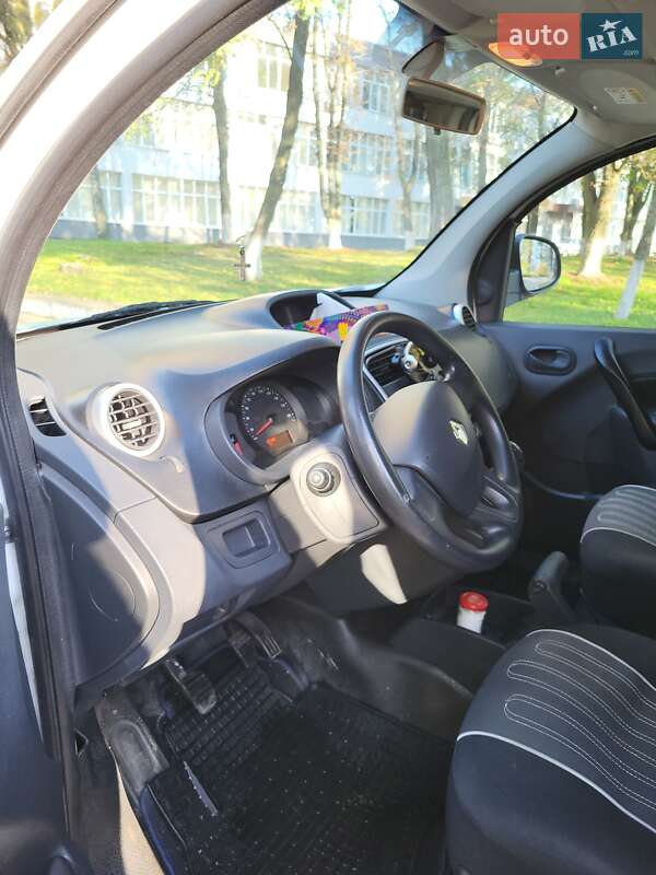 Другие грузовики Renault Kangoo 2013 в Ровно фото 4 Другие грузовики Renault Kangoo 2013 в Ровно